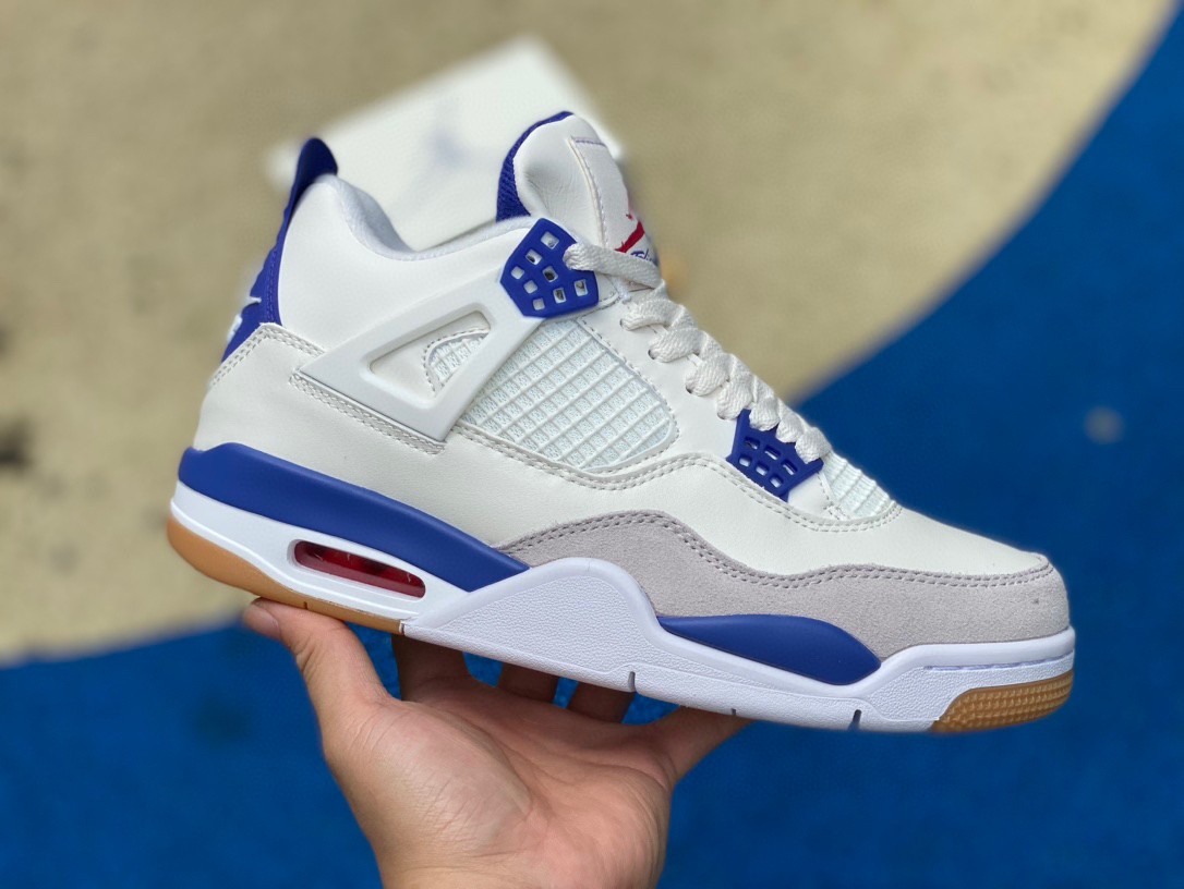 Air Jordan 4 Sapphire