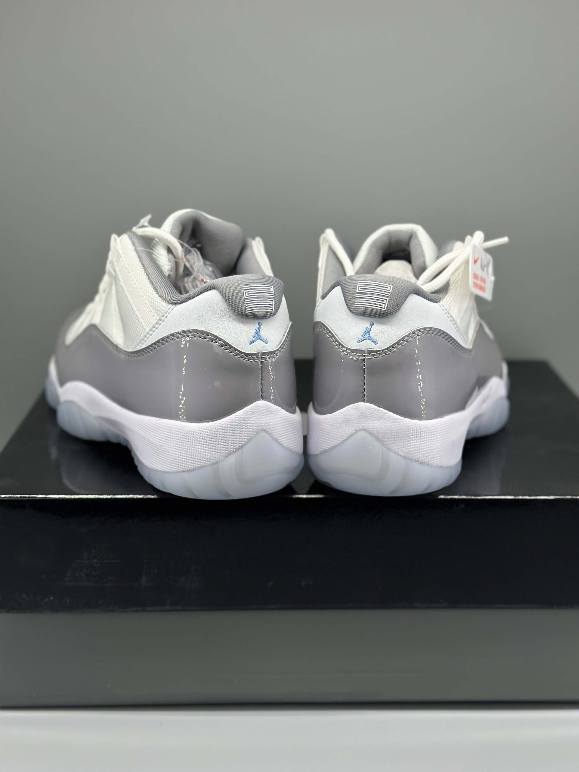 Jordan 11 Retro Low Cement Grey