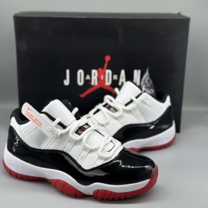 Jordan 11 Retro Low Concord Bred