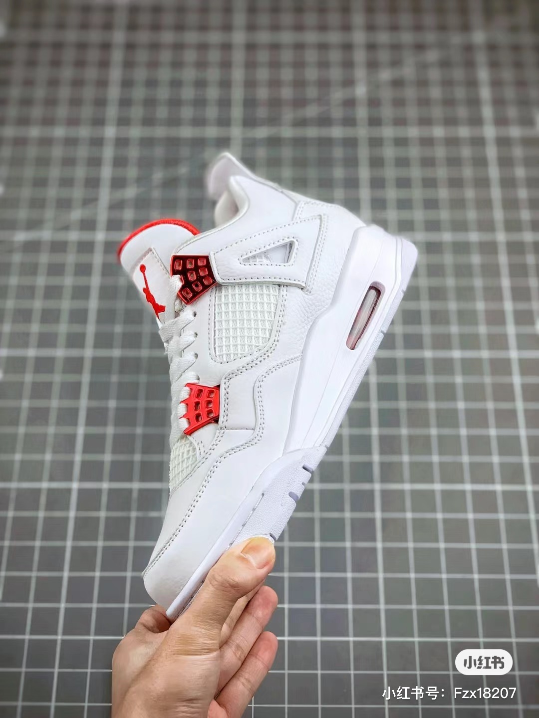 Jordan 4 Metallic Red