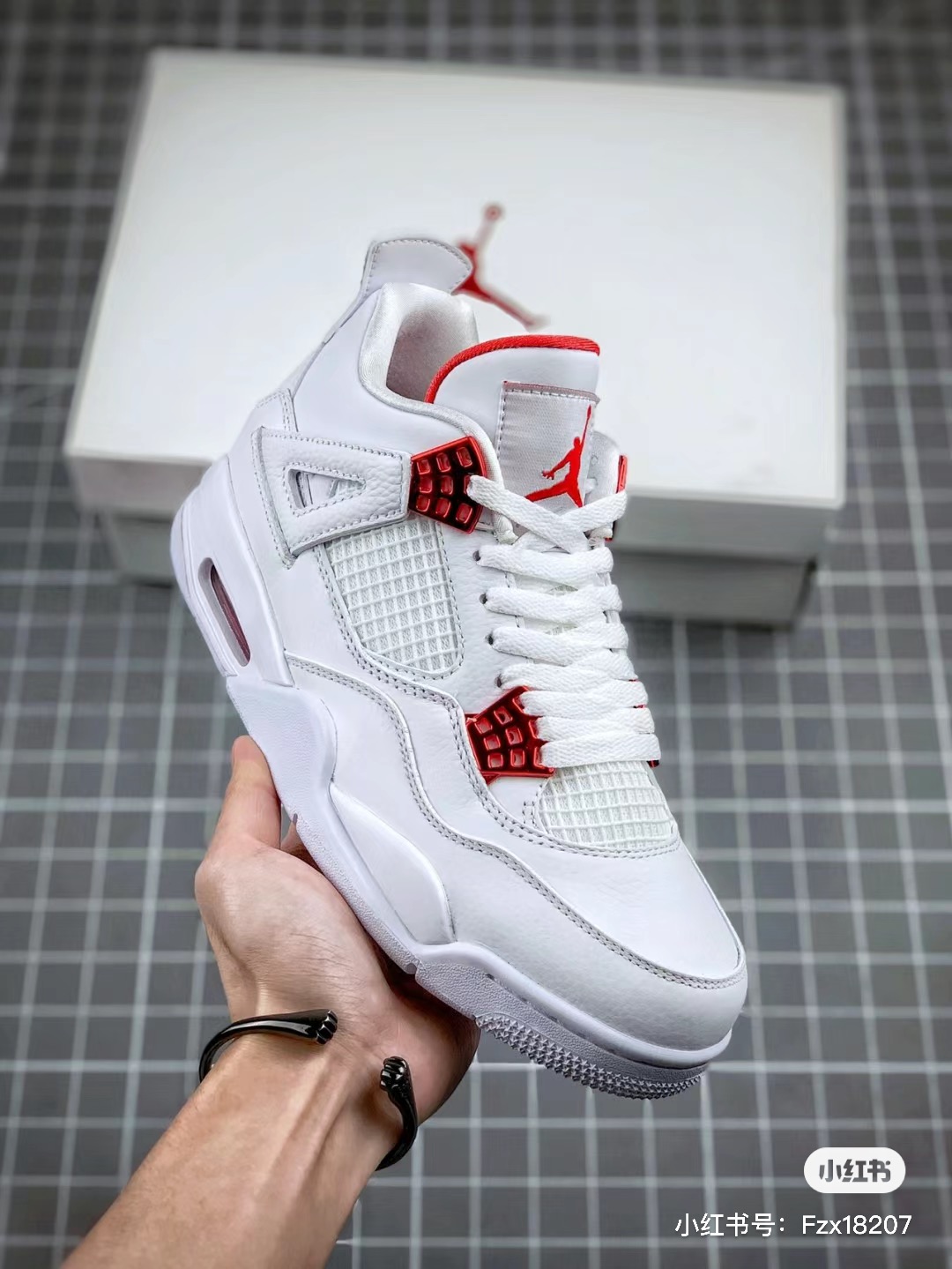 Jordan 4 Metallic Red