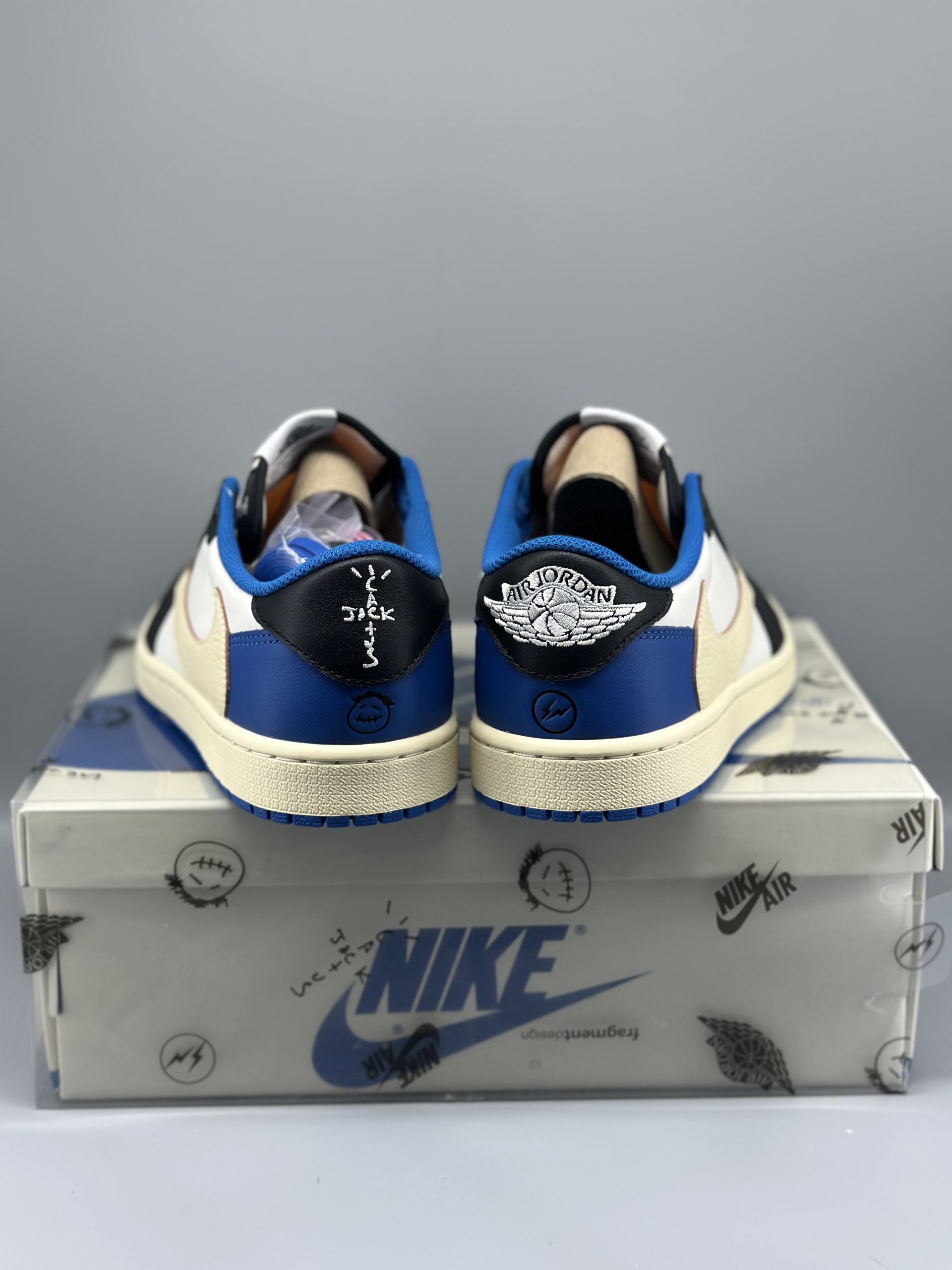 Jordan 1 Retro Low OG SP Fragment x Travis Scott