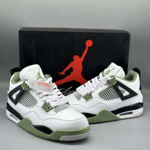 Jordan 4 Retro Seafoam