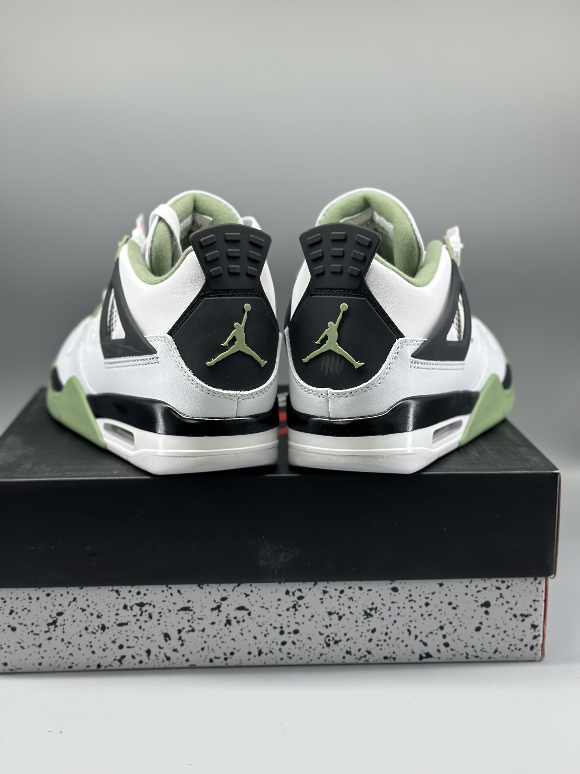 Jordan 4 Retro Seafoam