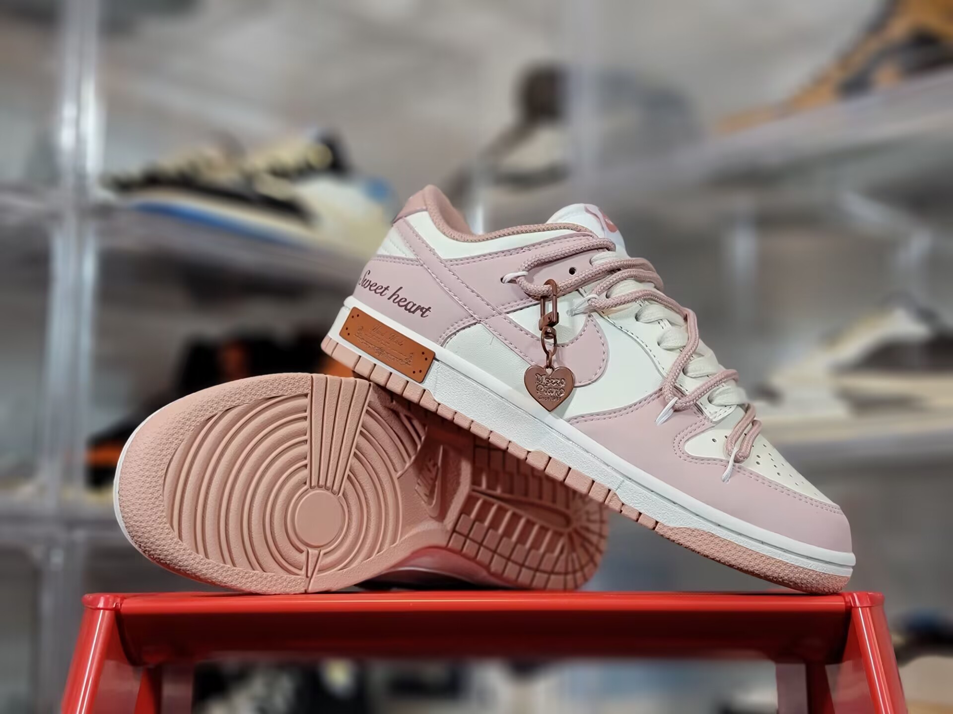 Nike Dunk Low ESS Vintage Sweetheart