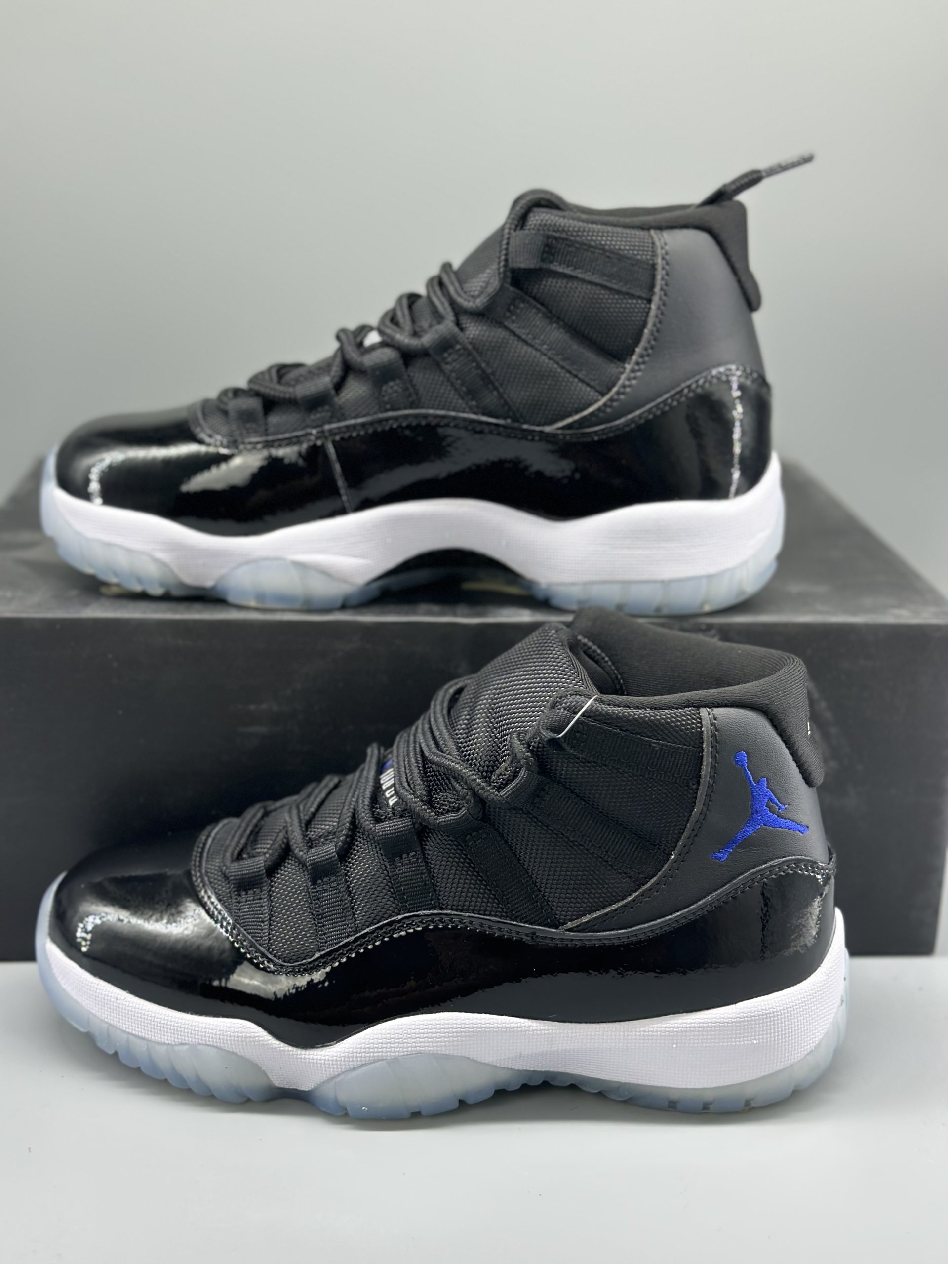 Jordan 11 Retro Space Jam (2016)