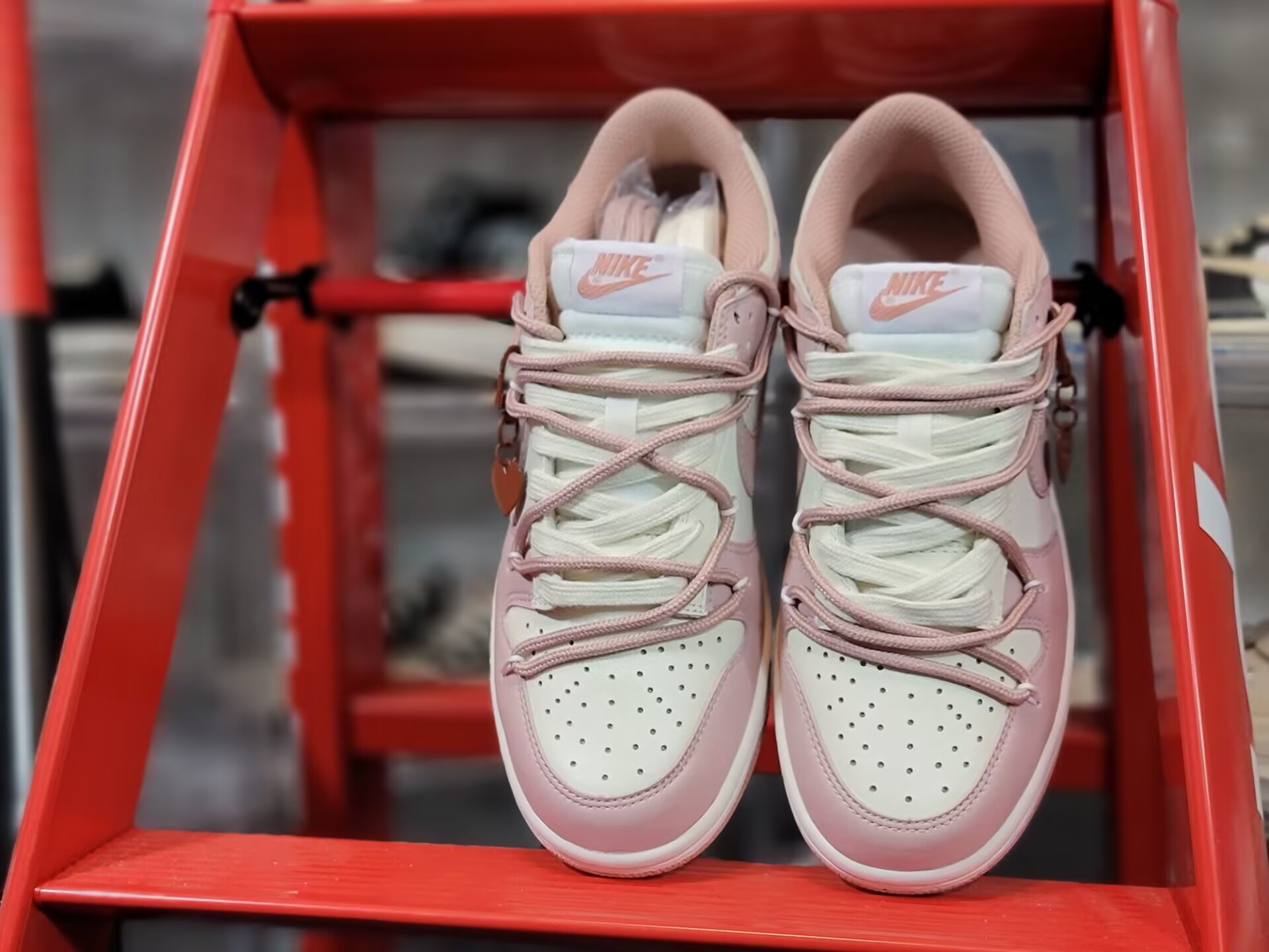 Nike Dunk Low ESS Vintage Sweetheart