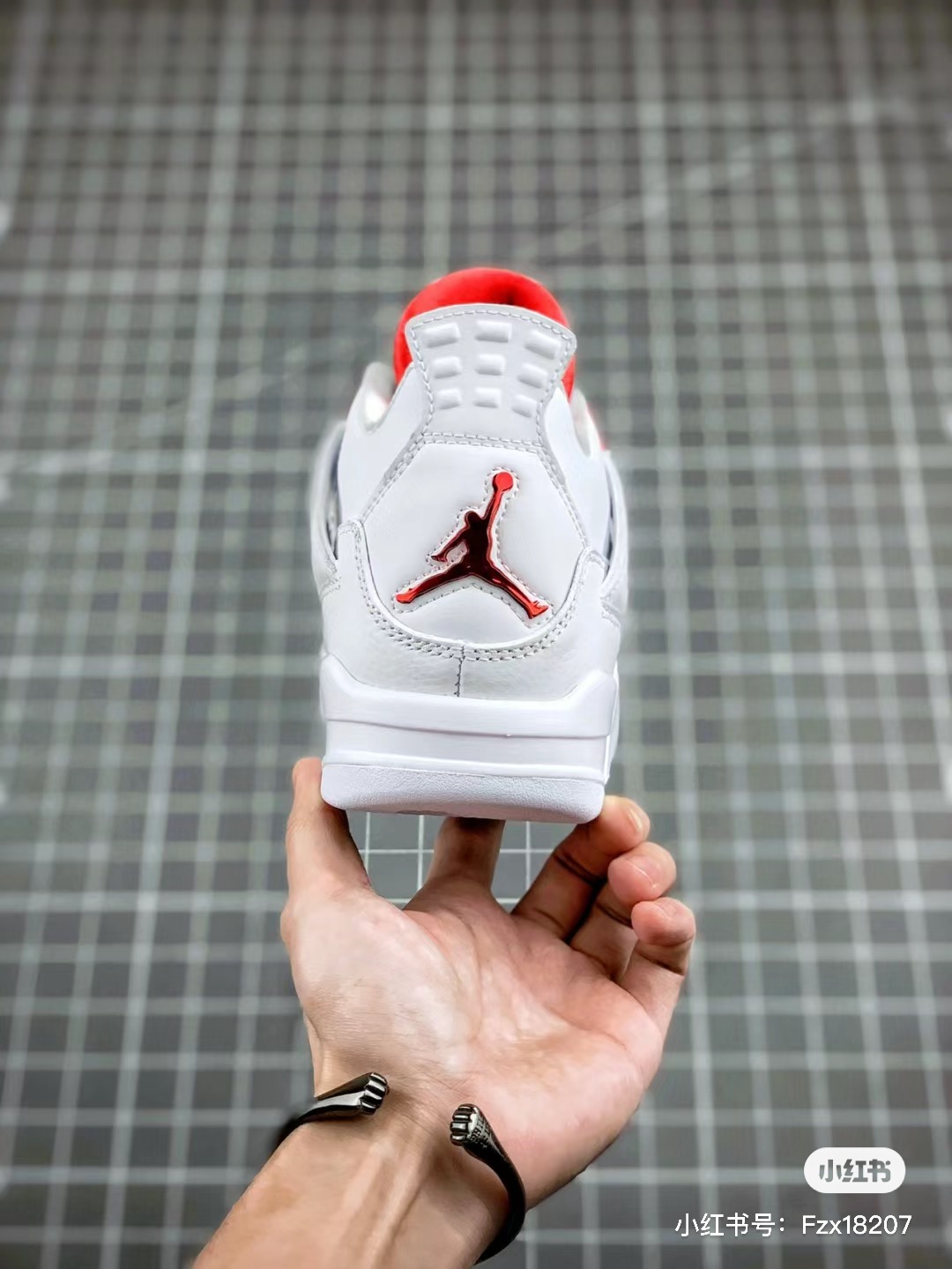 Jordan 4 Metallic Red