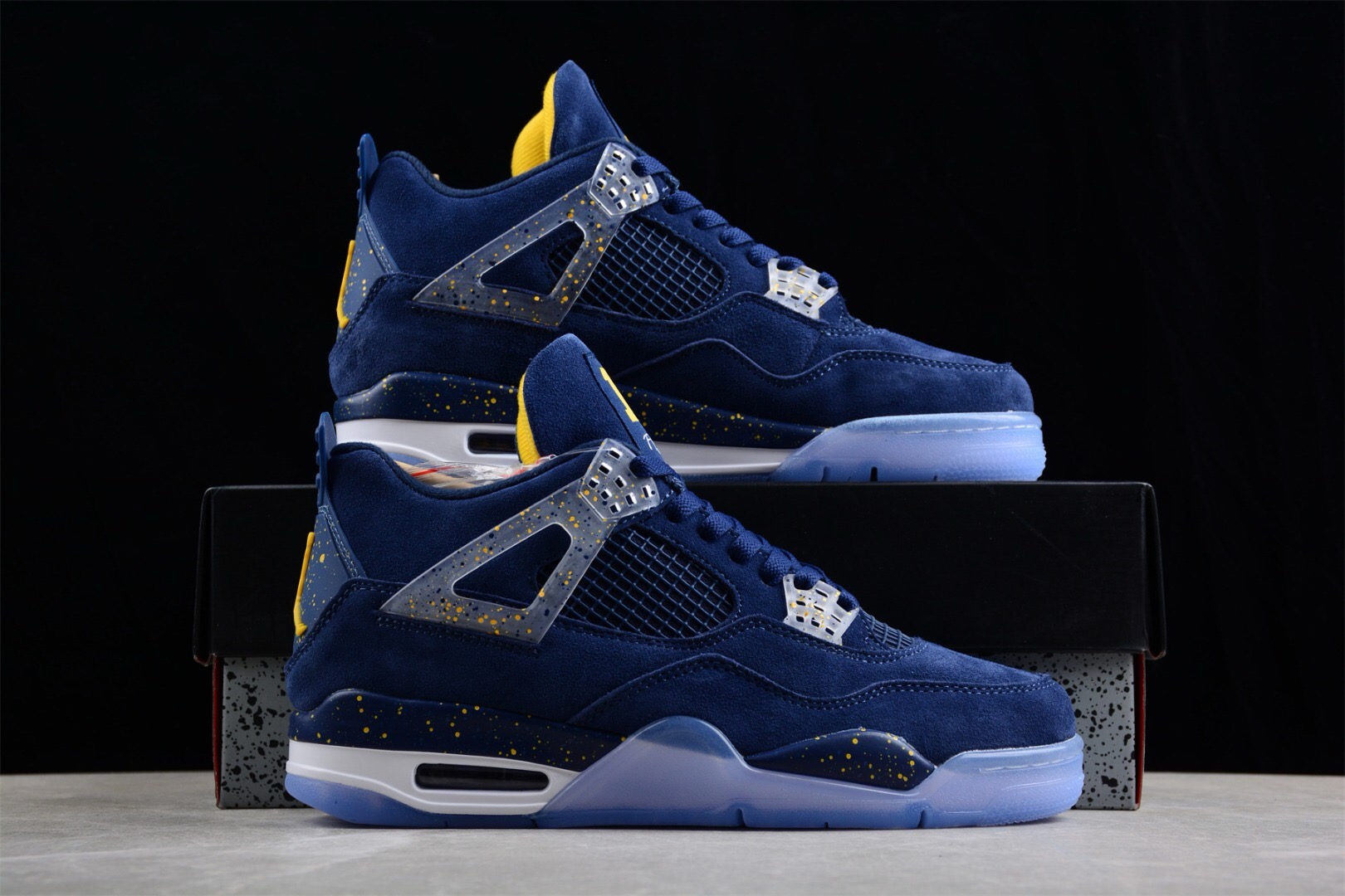Jordan 4 Retro Michigan PE