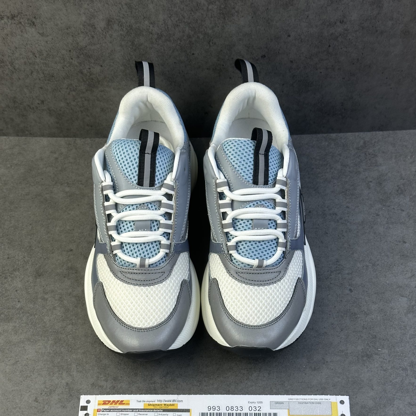 D*or B22 White Blue
