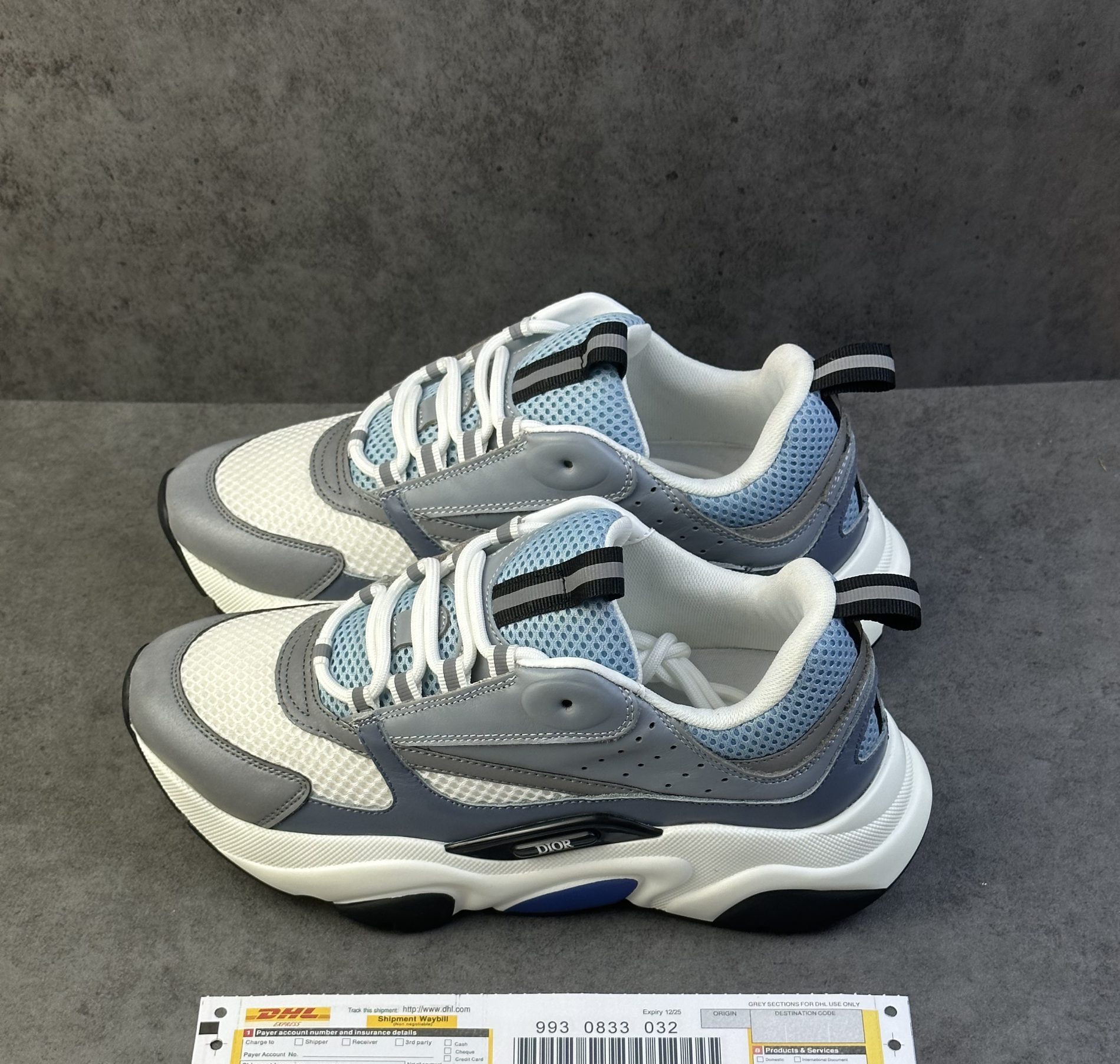 D*or B22 White Blue