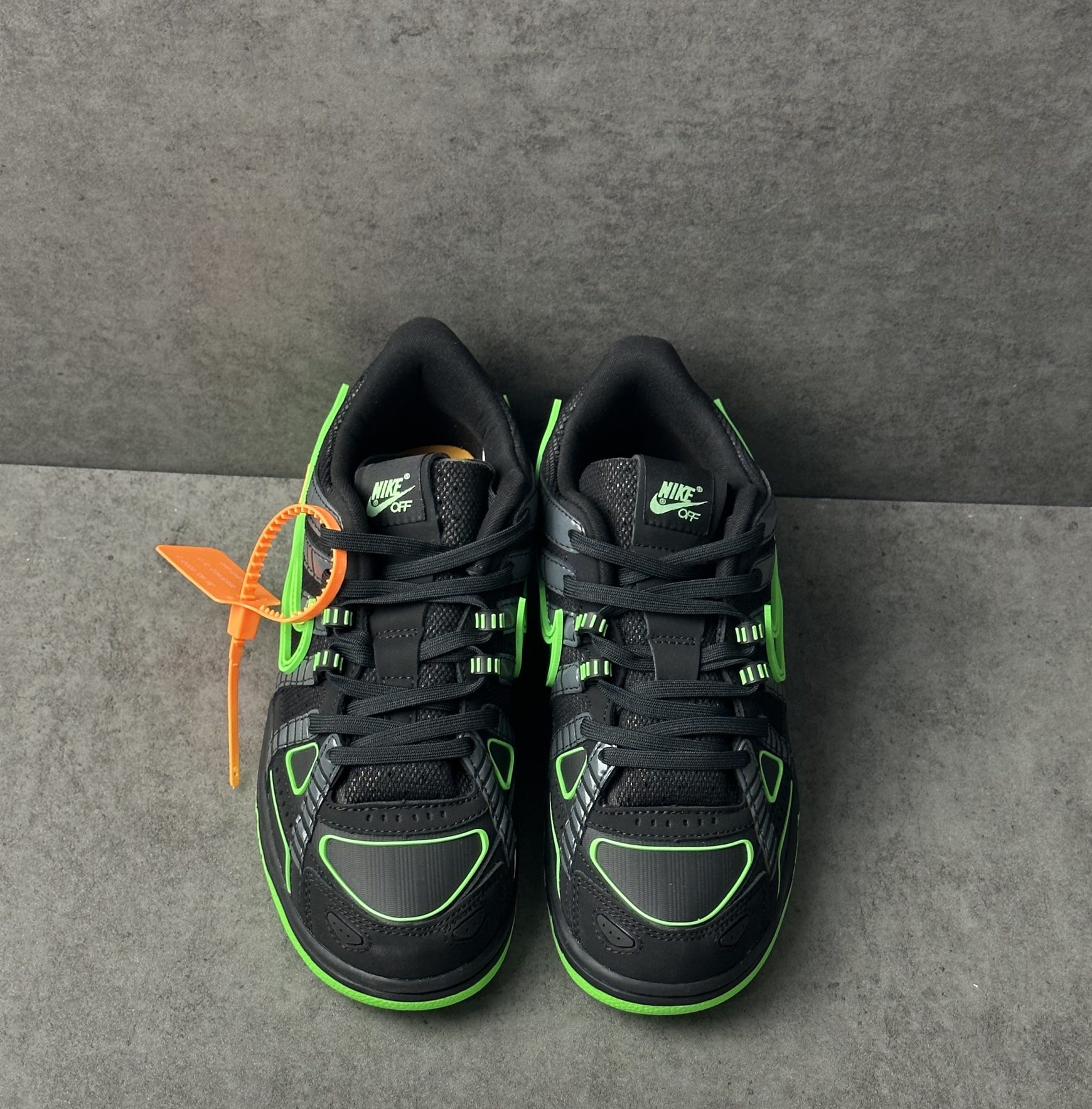 Nike Air Rubber Dunk Off-White Green Strike