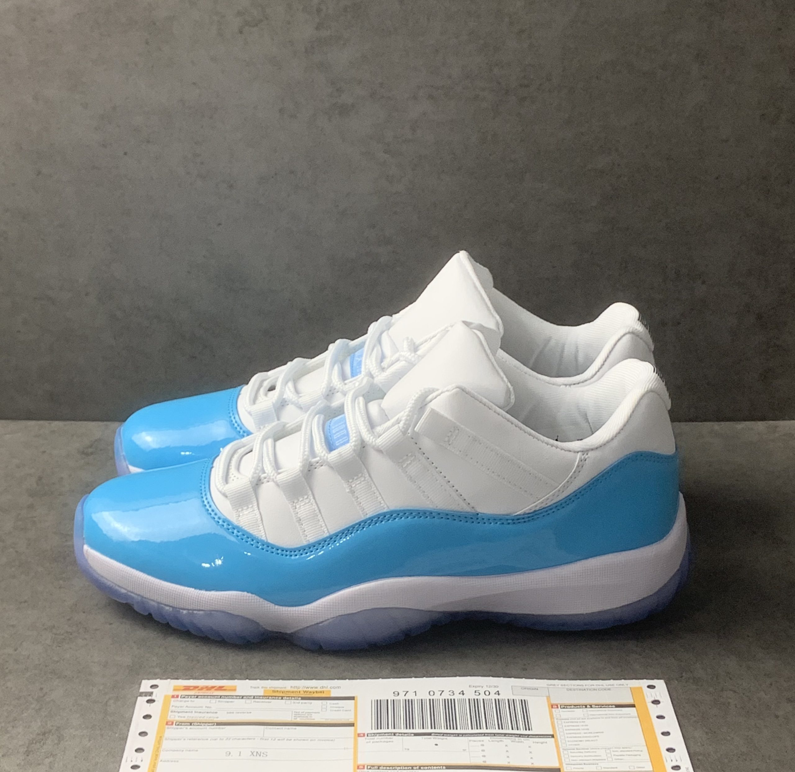 Jordan 11 Retro Low University Blue (2017)