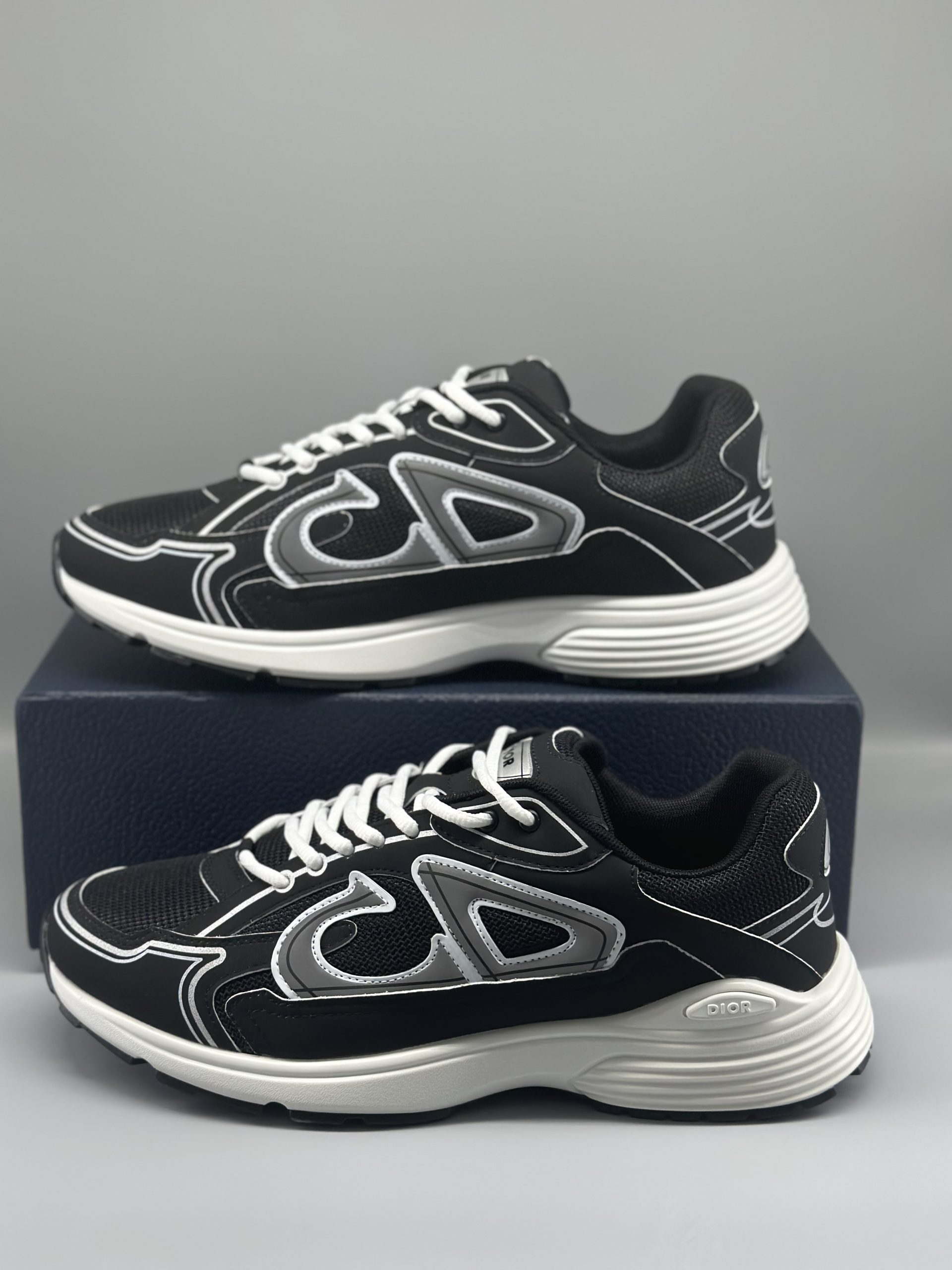 D*or B30 White Black