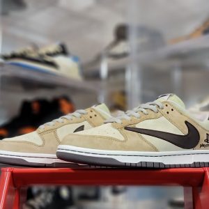 Nike SB Dunk Low x TravisScott x Playstation