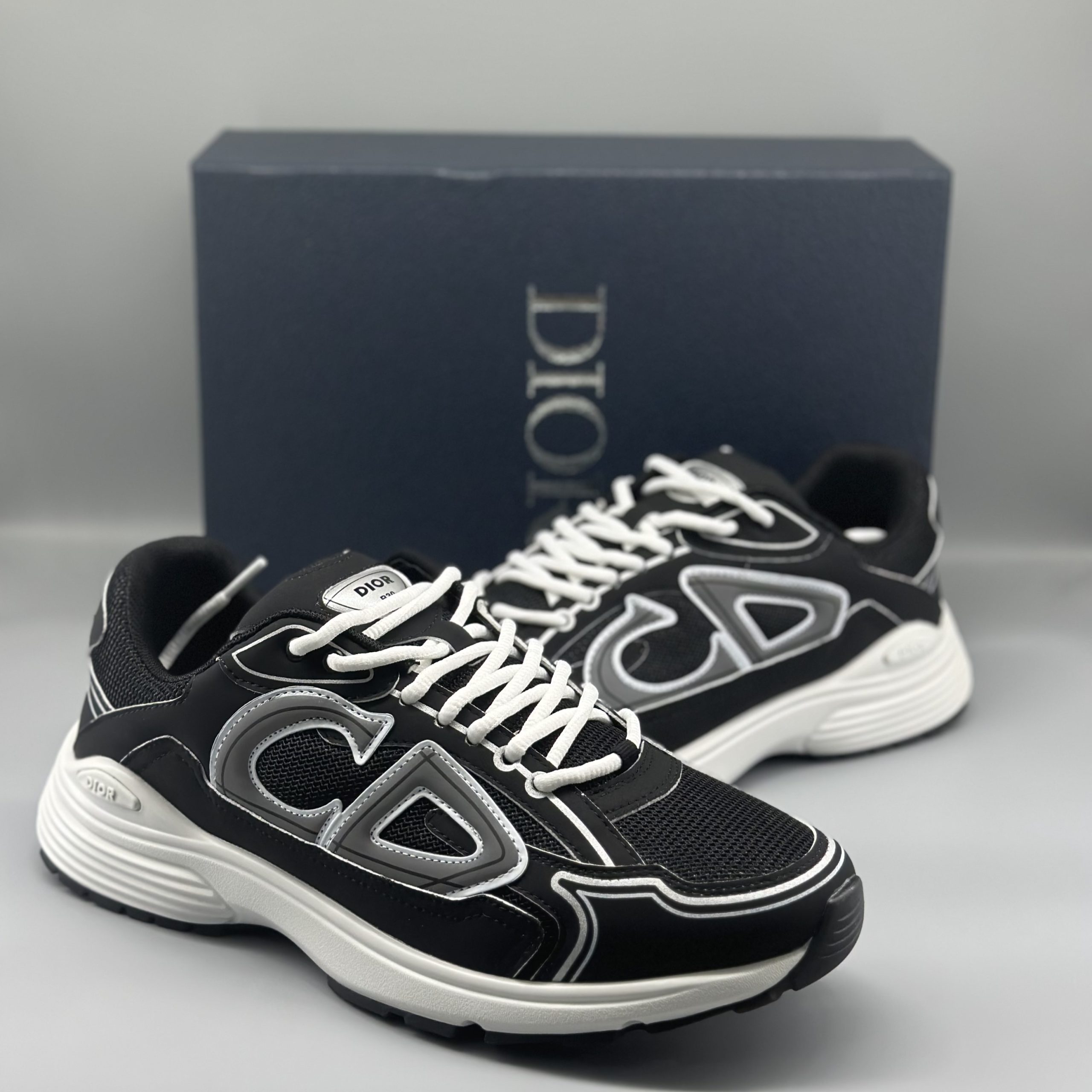 D*or B30 White Black