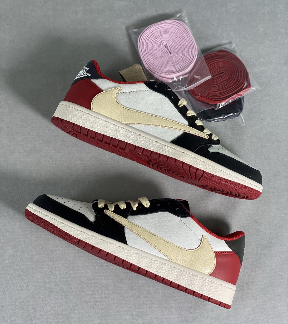 Jordan 1 Retro Low Fragment x Travis Scott x White Black University Red