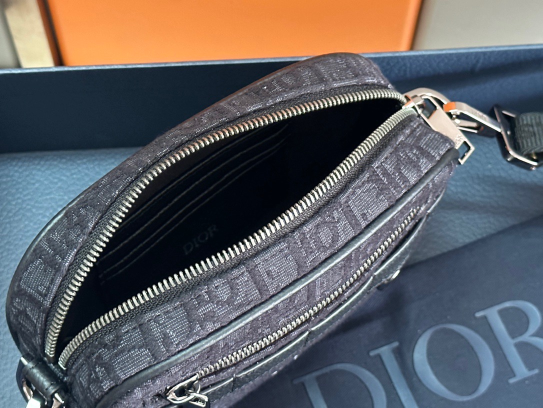 D*or Safari Messenger Bag Oblique Jacquard Black