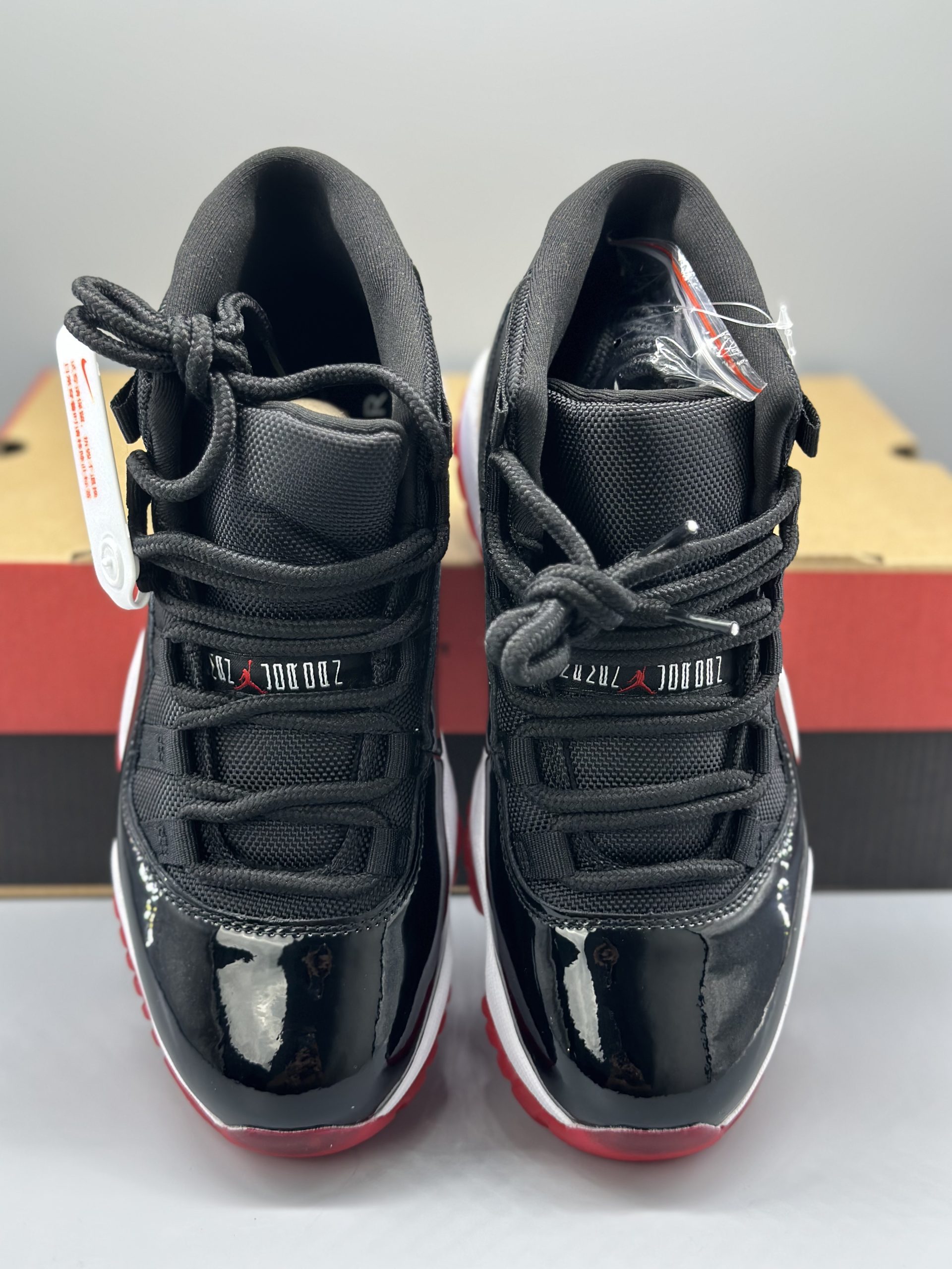 Jordan 11 Retro Playoffs Bred (2019)