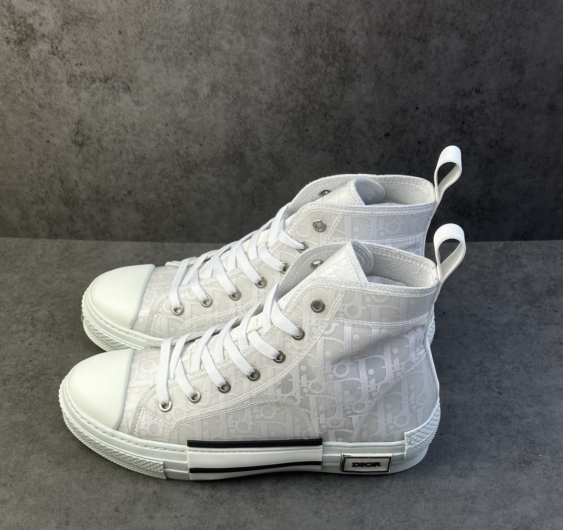 D*or B23 High Top Oblique
