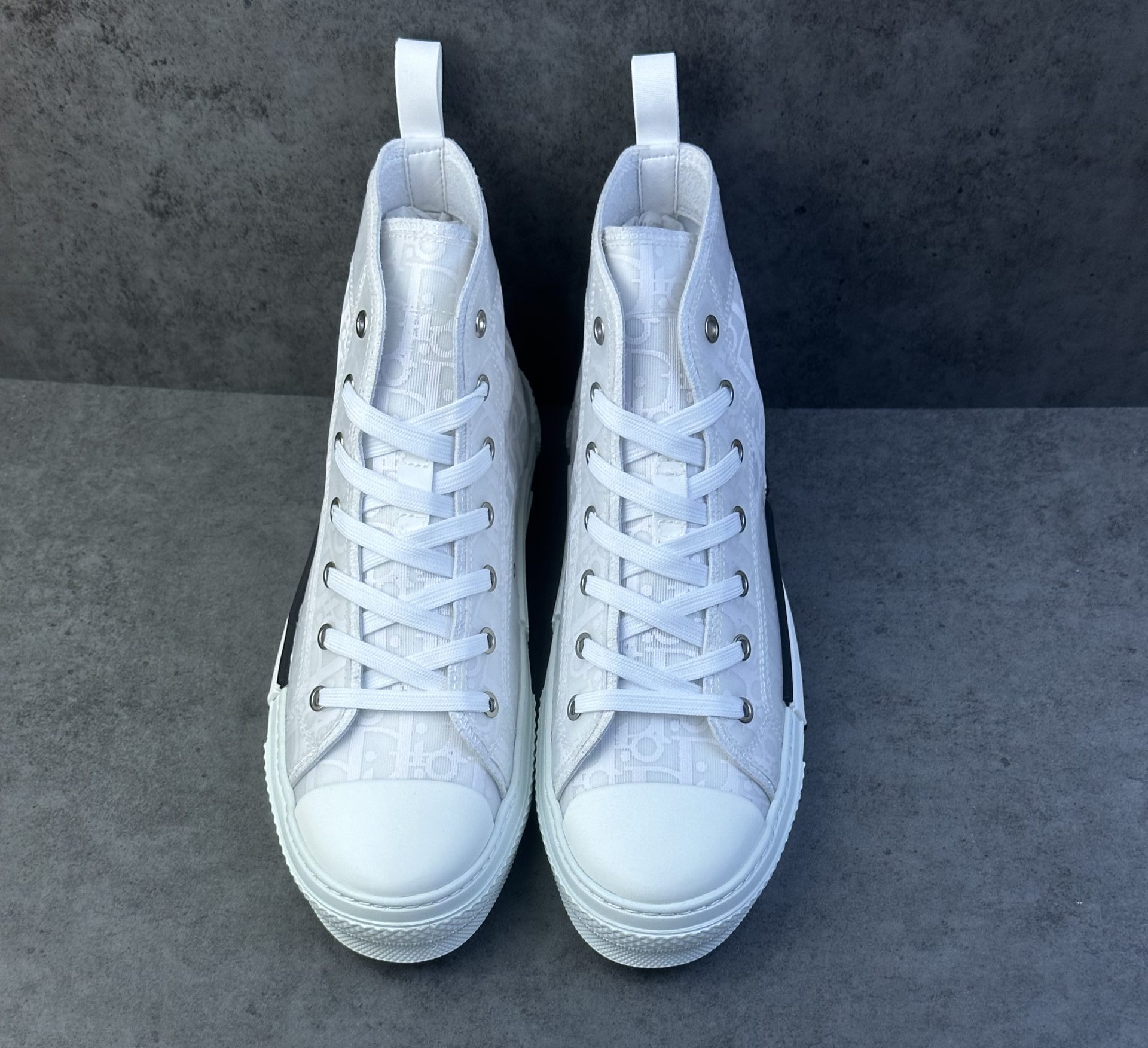 D*or B23 High Top Oblique