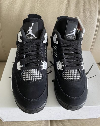 Air Jordan 4 Retro White Thunder FQ8138-001 photo review