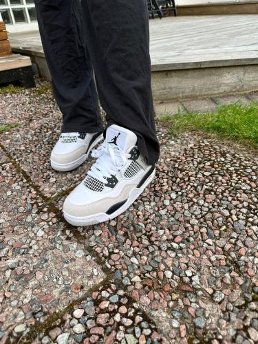 Air Jordan 4 Retro Military Black DH6927-111 photo review