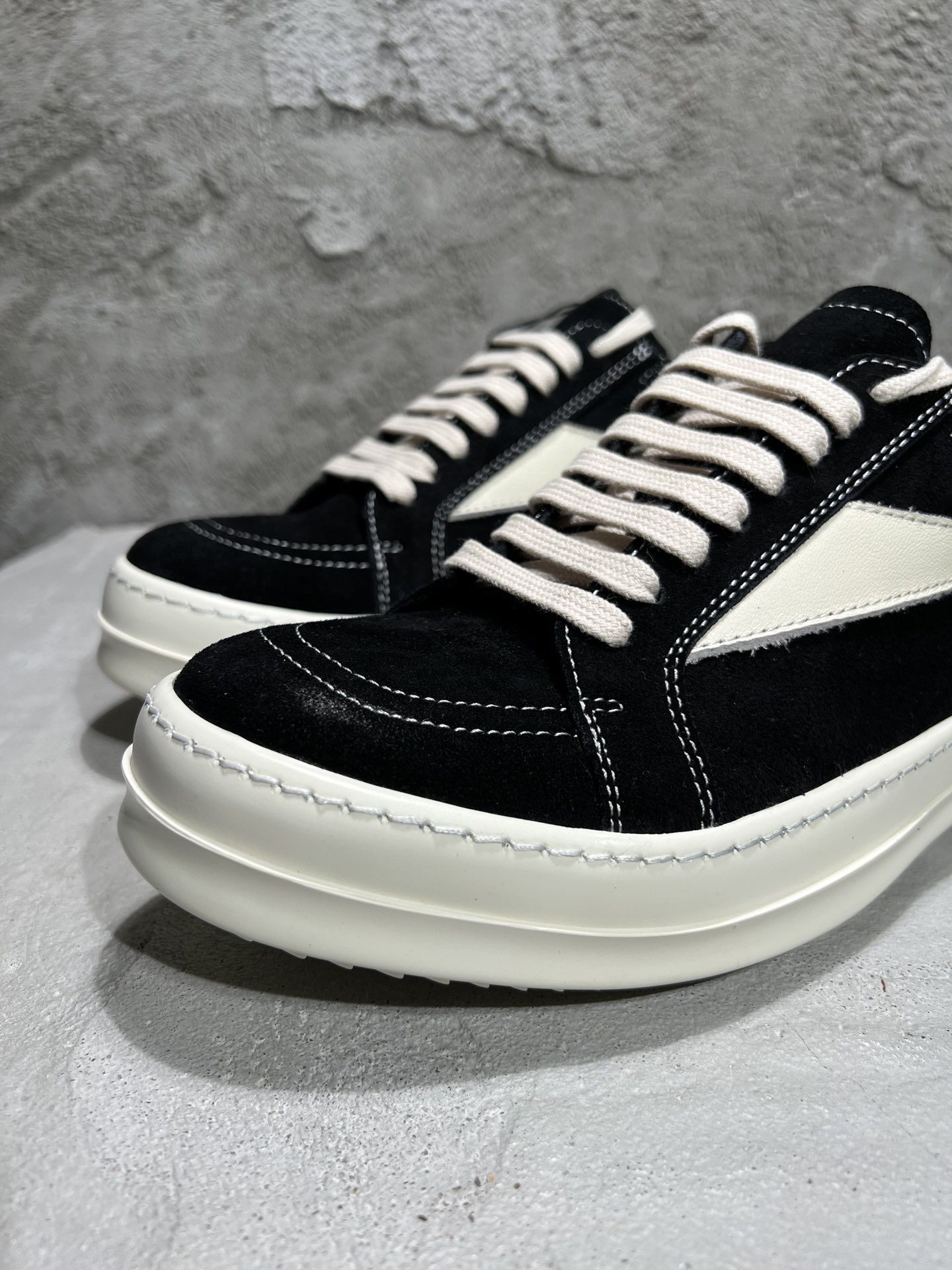 Rick Owens Luxor Vintage Sneaker Black Nubuck RU01D3897 LBKLCO 911