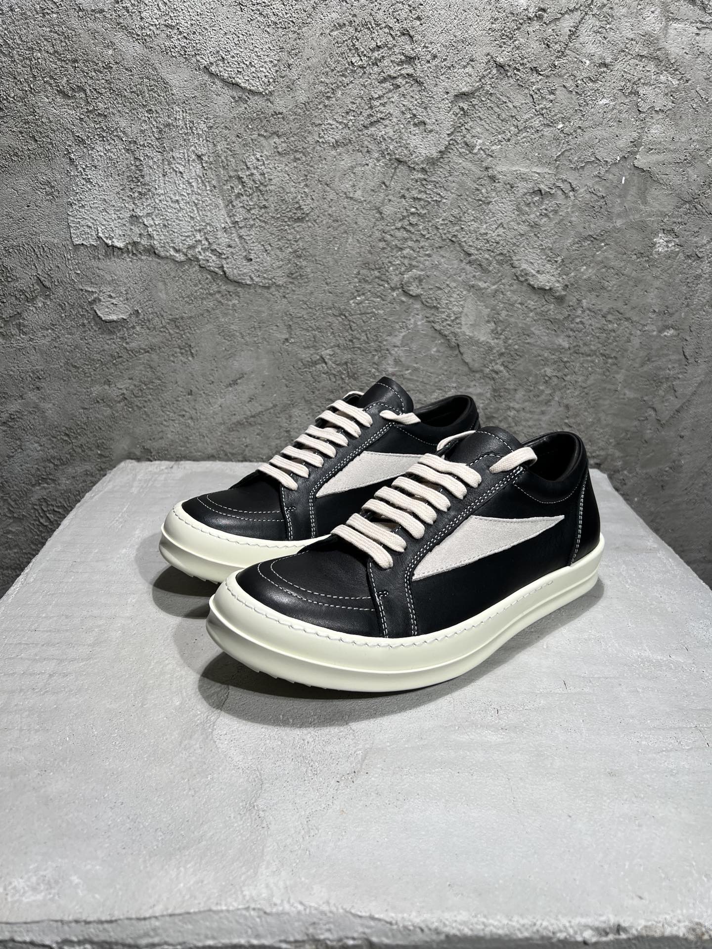 Rick Owens Lido Vintage Sneaker Leather Black Milk RU01D3897 LCOLVS 911