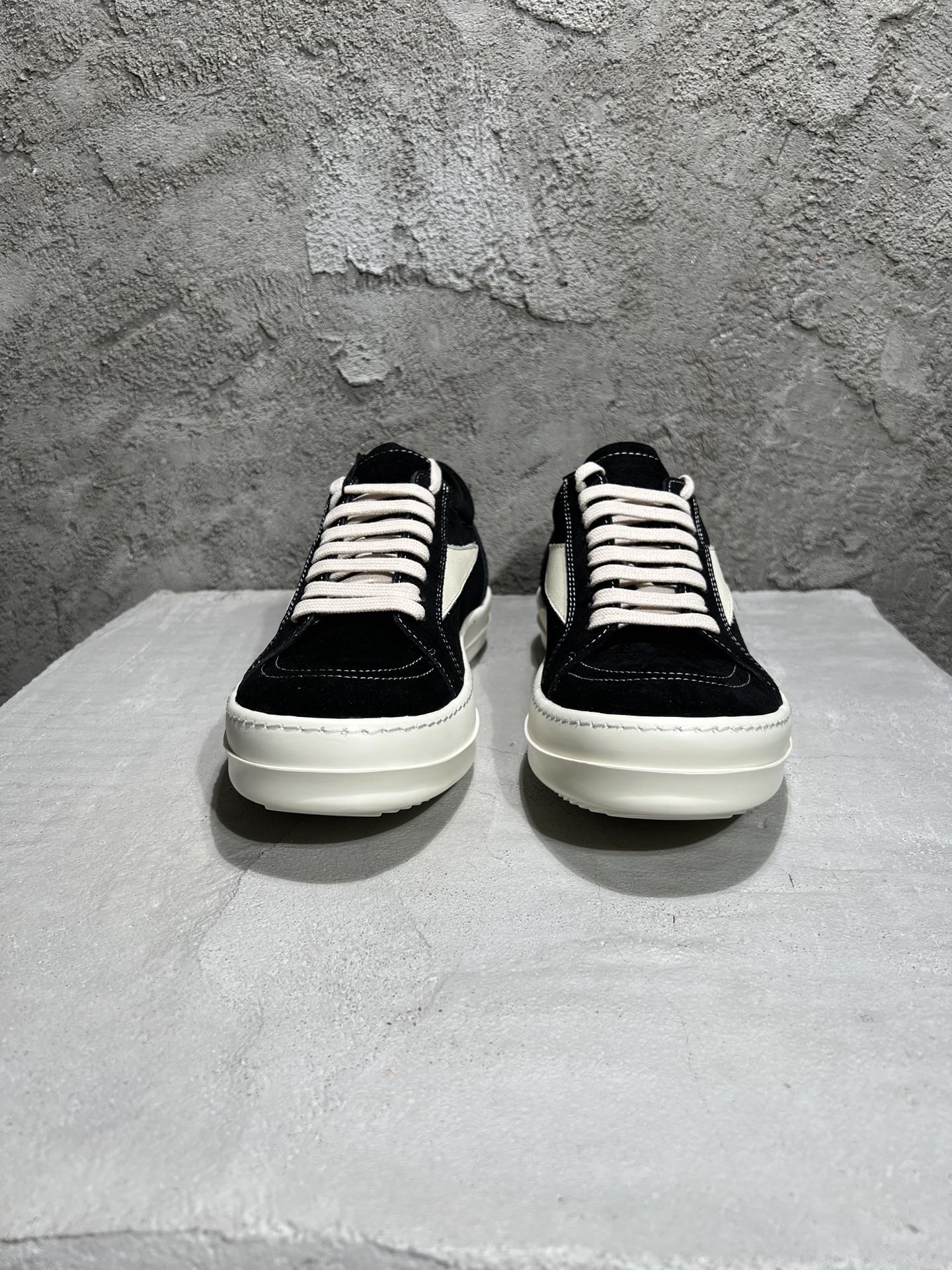 Rick Owens Luxor Vintage Sneaker Black Nubuck RU01D3897 LBKLCO 911
