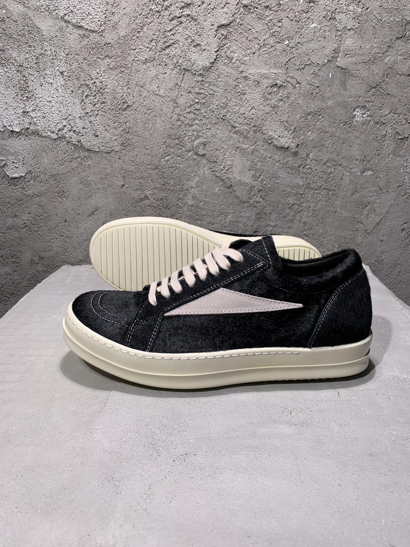 Rick Owens Lido Runway Vintage Sneaker Horsehair Black Milk RR01D3897 LHLLVS 911