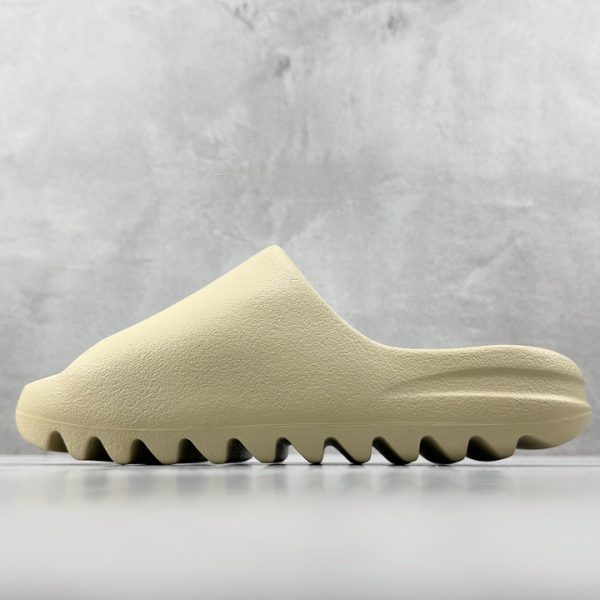 adidas Yeezy Slide Bone FZ5897