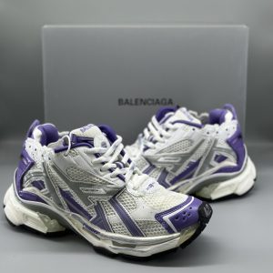 Balenciaga Runner Sneaker in Purple 677402W3RB35901