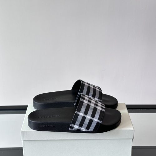 Burberry Furley Check Slides Archive Black White 8023965