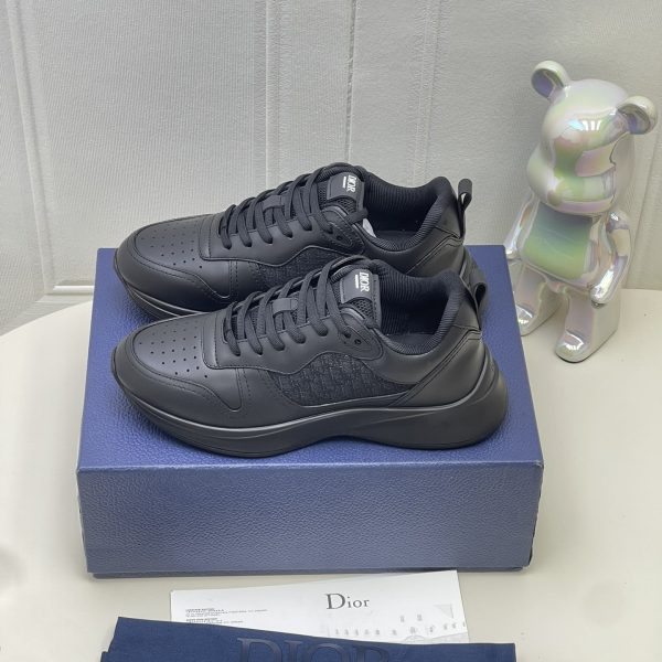 B25 Runner Sneaker Black Smooth Calfskin and Dior Oblique Jacquard 3SN299ZIR_H900