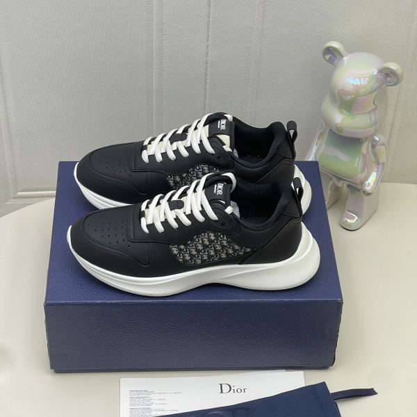 B25 Runner Sneaker Black White Calfskin and Dior Oblique Jacquard 3SN299ZIR_H965