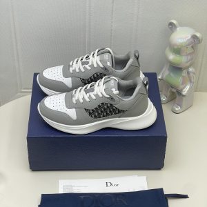 B25 Runner Sneaker Grey Calfskin and Dior Oblique Jacquard 3SN299ZIR H165