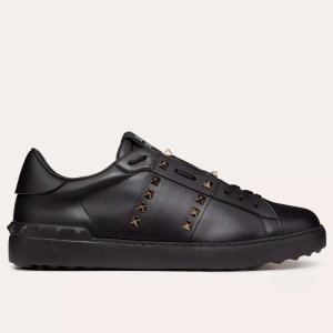 Valentino Rockstud Untitled Sneaker in Calfskin Leather Sneaker Black 5Y2S0931BXE_0NO